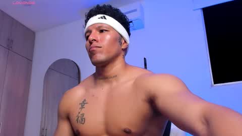 adambrocs1 online show from October 26, 1:33 am