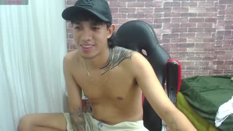 Snapshot of adamcoox chatting on January 28, 8:04 am Adam online show from January 28, 8:04 am