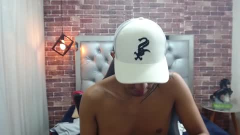 Snapshot of adamcoox chatting on March 7, 9:40 am Adam online show from March 7, 9:40 am