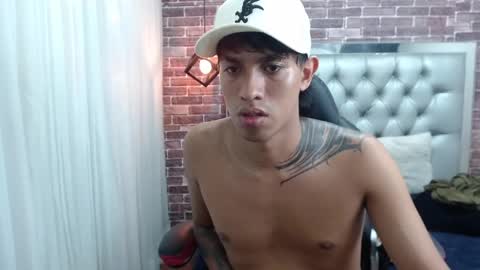 Snapshot of adamcoox chatting on March 9, 4:44 pm Adam online show from March 9, 4:44 pm