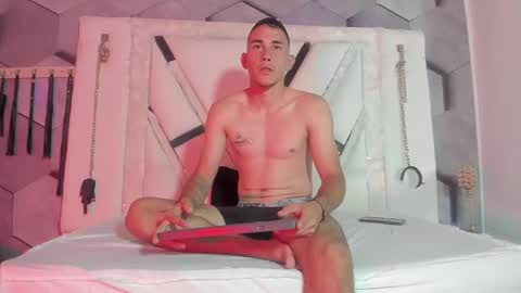 adammendoza34 online show from September 14, 3:16 am