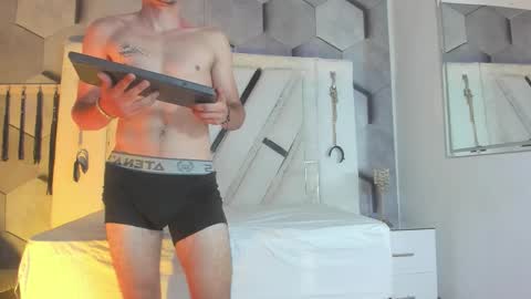 adammendoza34 online show from September 24, 3:10 am