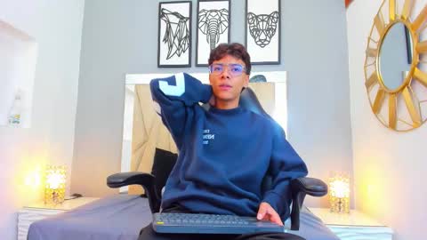 Snapshot of adams_bobby chatting on November 16, 11:38 am Adams Bobby online show from November 16, 11:38 am