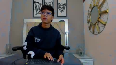 Snapshot of adams_bobby chatting on November 20, 11:21 am Adams Bobby online show from November 20, 11:21 am