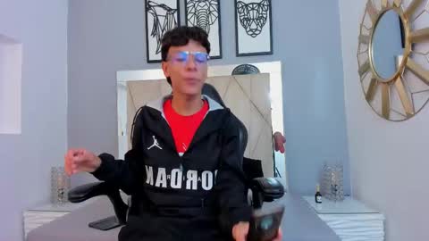 Snapshot of adams_bobby chatting on November 27, 11:34 am Adams Bobby online show from November 27, 11:34 am