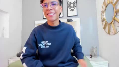 Snapshot of adams_bobby chatting on December 1, 11:37 am Adams Bobby online show from December 1, 11:37 am