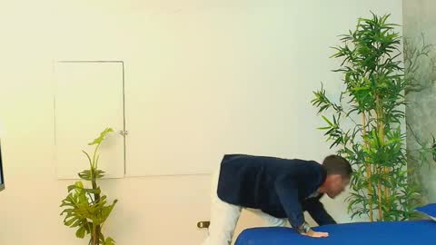 Im Adams Sanz online show from April 2, 7:00 pm