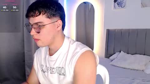 Snapshot of adan___tyler chatting on October 12, 12:53 am adan___tyler online show from October 12, 12:53 am