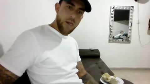 adan_carter online show from February 25, 3:43 pm