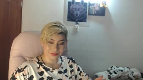 Snapshot of adan_romanoff chatting on November 29, 8:28 am adan_romanoff online show from November 29, 8:28 am