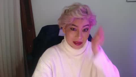 Snapshot of adan_romanoff chatting on January 6, 7:12 am adan_romanoff online show from January 6, 7:12 am