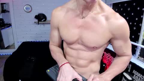 Adan online show from October 22, 9:25 pm