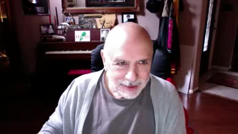 add_me_2 online show from December 3, 6:17 pm