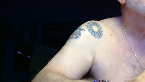 add_me_2 online show from June 6, 7:02 am