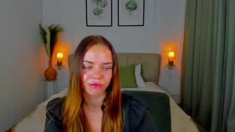 Addelia online show from April 7, 1:44 pm