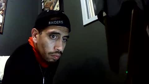 Snapshot of addictedtobustnloads1 chatting on December 18, 7:14 am addictedtobustnloads1 online show from December 18, 7:14 am