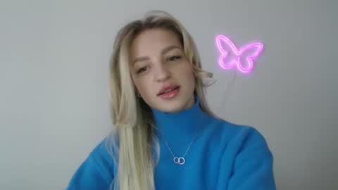 Snapshot of addie_collins chatting on December 5, 10:23 am Kristina online show from December 5, 10:23 am