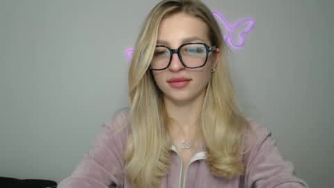 Snapshot of addie_collins chatting on December 10, 1:11 pm Kristina online show from December 10, 1:11 pm