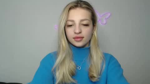 Snapshot of addie_collins chatting on December 11, 9:41 am Kristina online show from December 11, 9:41 am