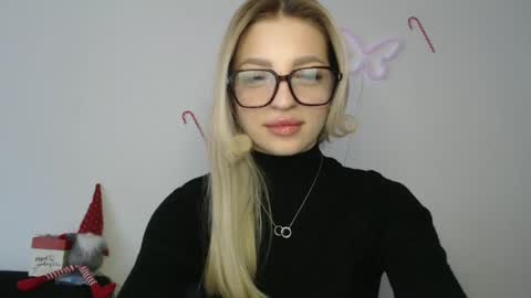 Snapshot of addie_collins chatting on January 9, 9:06 am Kristina online show from January 9, 9:06 am