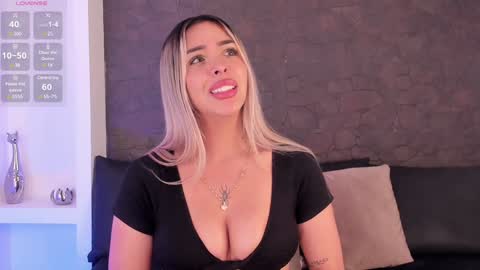 A D D I S O N  online show from January 28, 11:17 pm