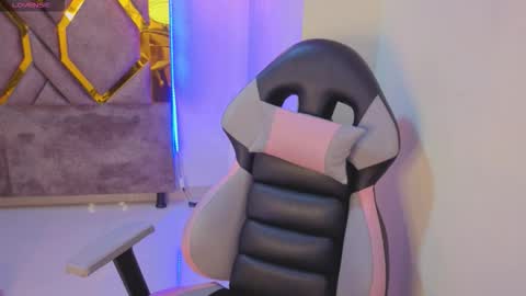 addy__02 online show from November 15, 9:39 am