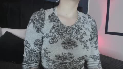 Snapshot of adeelinee chatting on December 11, 8:07 pm Ade  online show from December 11, 8:07 pm
