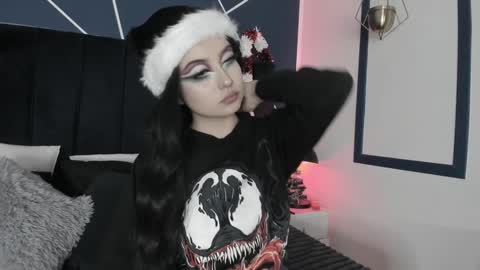 Snapshot of adeelinee chatting on December 12, 7:37 pm Ade  online show from December 12, 7:37 pm