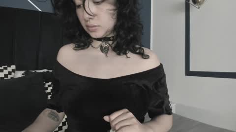 Snapshot of adeelinee chatting on January 14, 7:43 pm Ade  online show from January 14, 7:43 pm