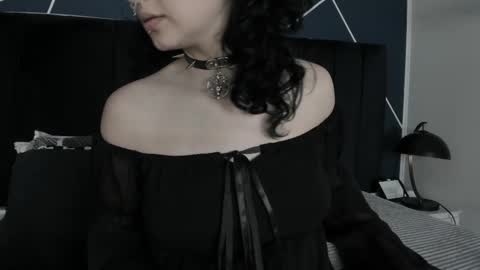 Snapshot of adeelinee chatting on February 20, 7:41 pm Ade  online show from February 20, 7:41 pm