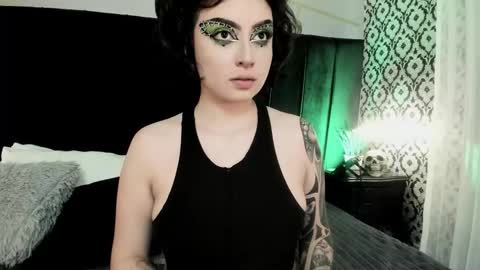 Snapshot of adeelinee chatting on October 21, 8:09 pm Ade  online show from October 21, 8:09 pm