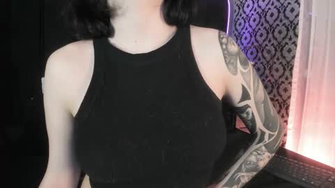 Ade  online show from February 5, 8:02 pm