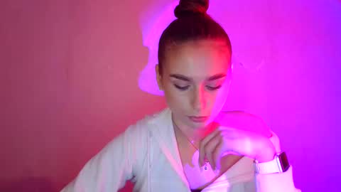 Adele Amore online show from March 10, 10:37 am