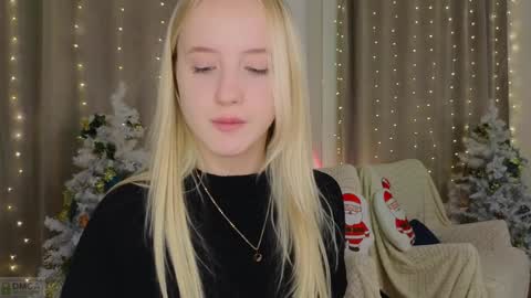 Snapshot of adele_armas chatting on January 8, 6:41 pm Adele online show from January 8, 6:41 pm