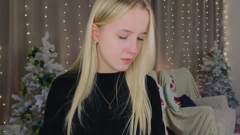 Snapshot of adele_armas chatting on January 8, 9:44 pm Adele online show from January 8, 9:44 pm