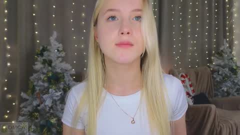 Snapshot of adele_armas chatting on January 14, 12:22 am Adele online show from January 14, 12:22 am