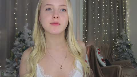 Snapshot of adele_armas chatting on January 18, 11:44 pm Adele online show from January 18, 11:44 pm