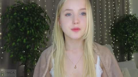 Snapshot of adele_armas chatting on January 31, 8:54 pm Adele online show from January 31, 8:54 pm