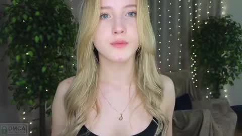 Snapshot of adele_armas chatting on February 15, 12:26 am Adele online show from February 15, 12:26 am