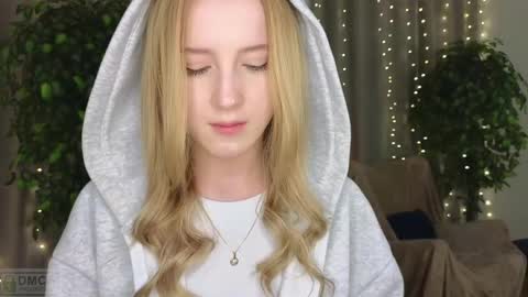 Snapshot of adele_armas chatting on February 17, 12:54 am Adele online show from February 17, 12:54 am