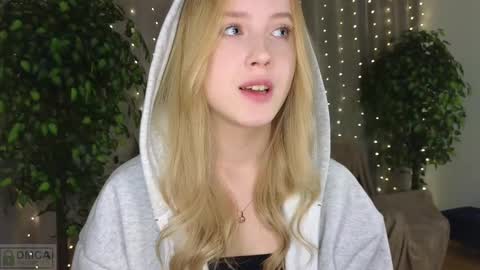 Snapshot of adele_armas chatting on February 24, 9:52 pm Adele online show from February 24, 9:52 pm