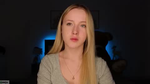 Snapshot of adele_armas chatting on January 18, 9:40 pm Adele online show from January 18, 9:40 pm