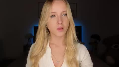 Adele online show from March 26, 9:20 pm