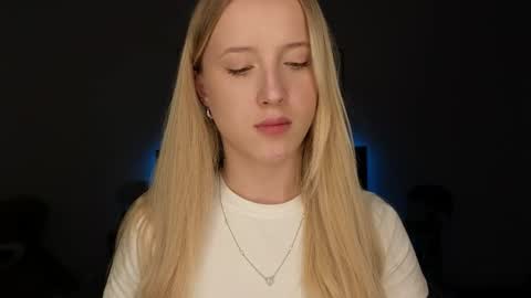 Adele online show from April 22, 8:32 pm