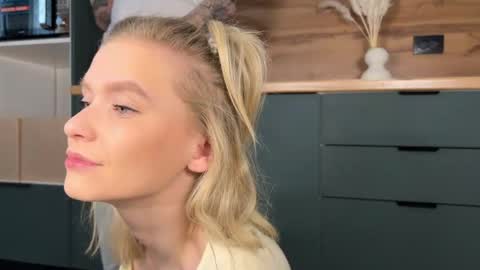 Snapshot of adele_nick2202 chatting on March 20, 7:35 am Adele Nick online show from March 20, 7:35 am