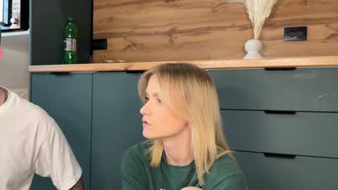 Snapshot of adele_nick2202 chatting on April 4, 10:02 am Adele Nick online show from April 4, 10:02 am