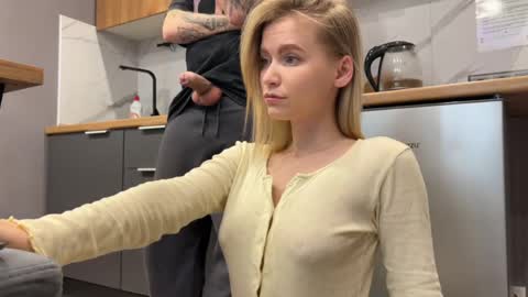 Snapshot of adele_nick2202 chatting on April 13, 3:45 am Adele Nick online show from April 13, 3:45 am