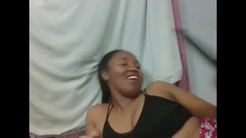 adelealy online show from December 15, 5:06 pm