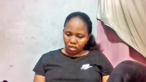 adelealy online show from June 16, 2:25 am