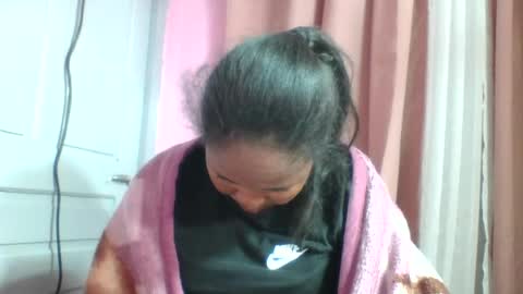 adelealy online show from July 8, 6:01 pm